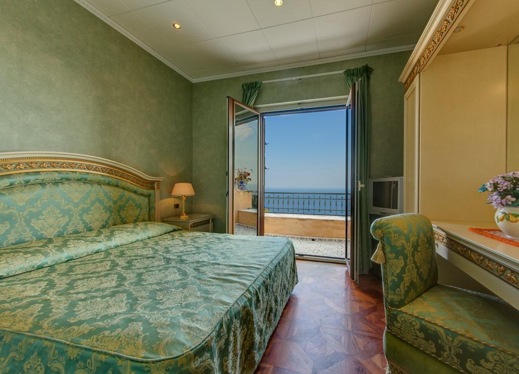 Hotel Villa Riis Taormina Dış mekan fotoğraf