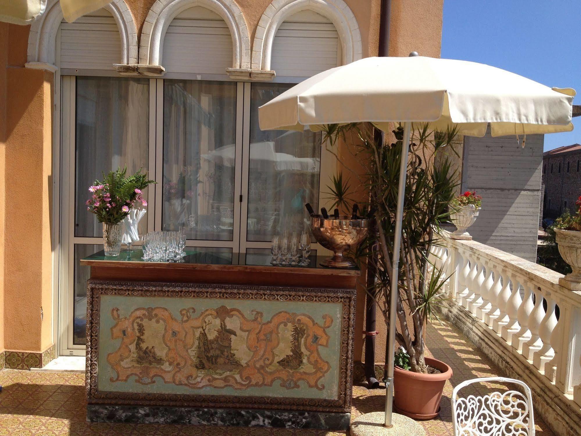 Hotel Villa Riis Taormina Dış mekan fotoğraf