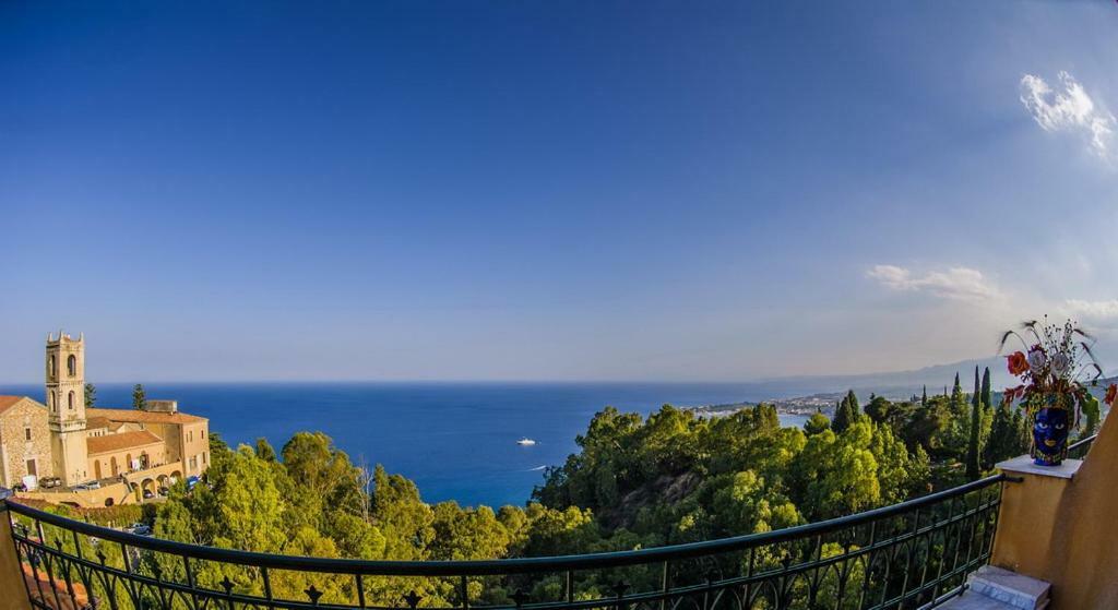 Hotel Villa Riis Taormina Dış mekan fotoğraf